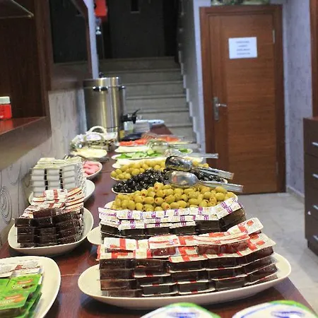 塔克西姆马林酒店 3*